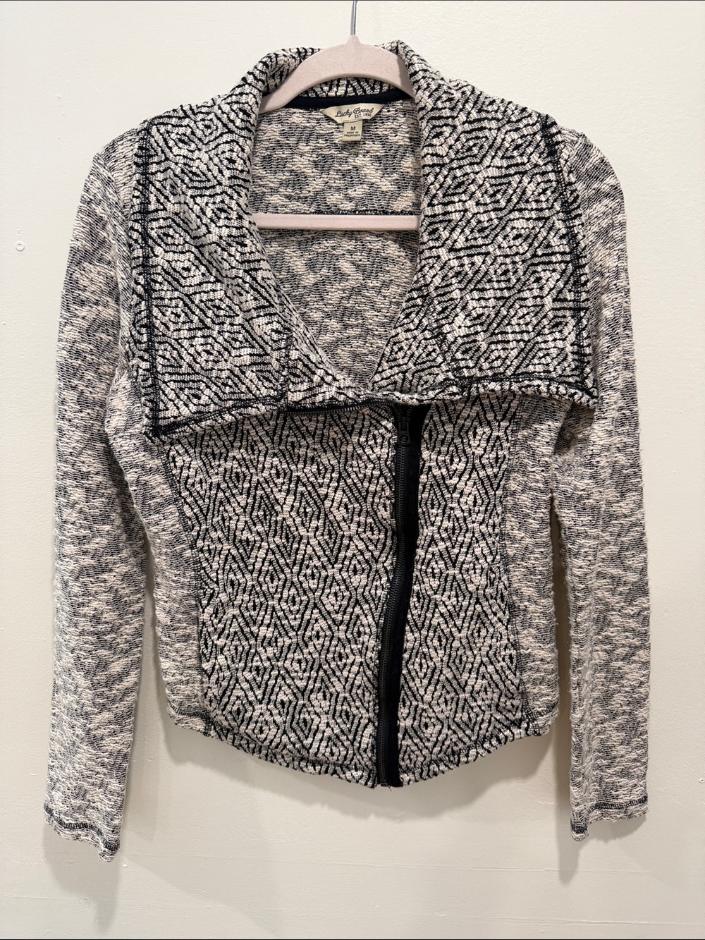 Lucky Brand Black & White Geometric Asymmetrical Collar Zip Cardigan
